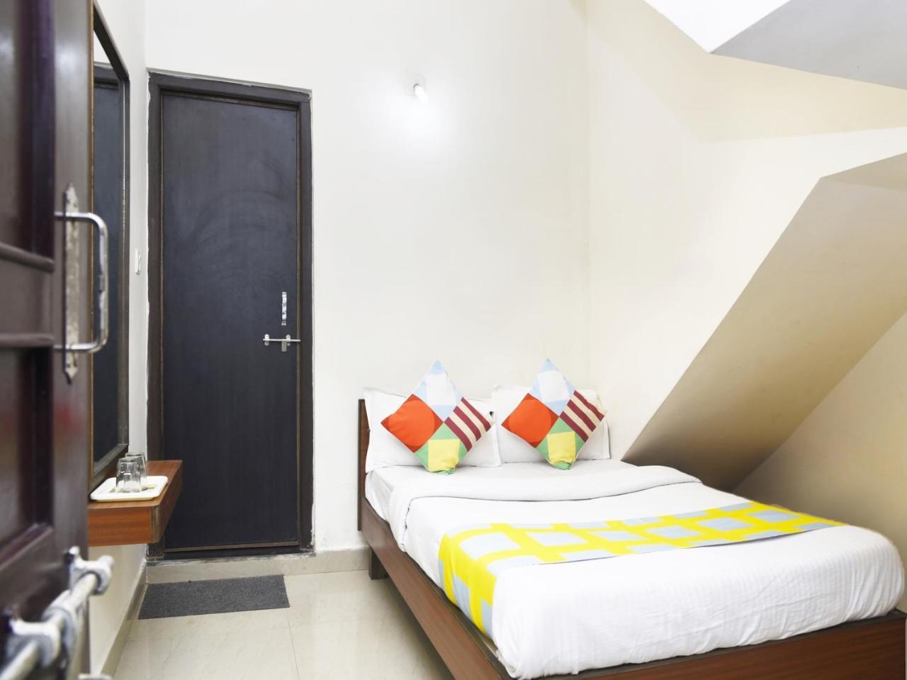 Elegant 1Br Stay In Mount Abu Central Екстериор снимка